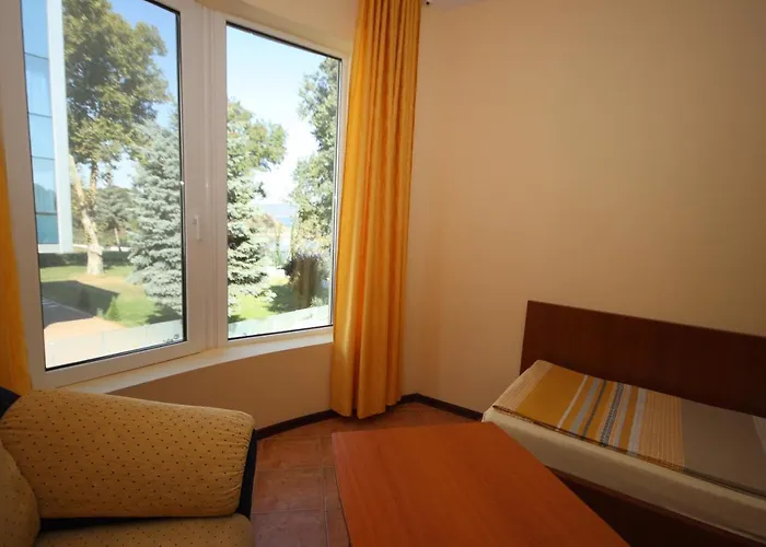 Continental 2* Китен