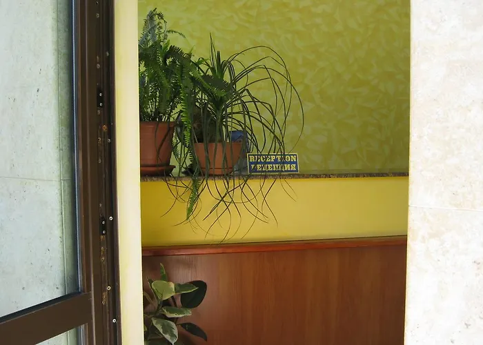 Хотел Continental 2*